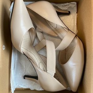 Life Stride nude heels